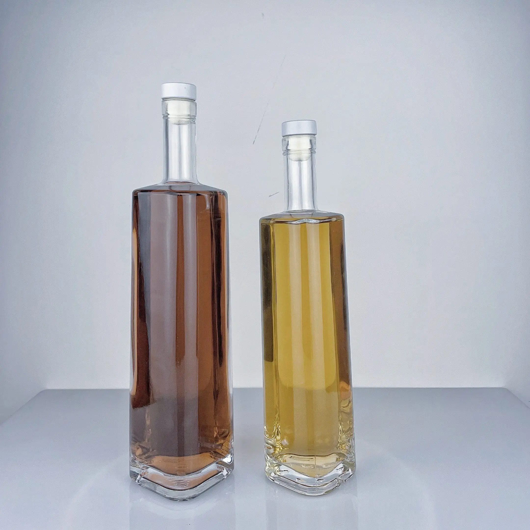 700ml und 1000ml Glasflaschen für Whiskey, Gin, Brandy & Vodka